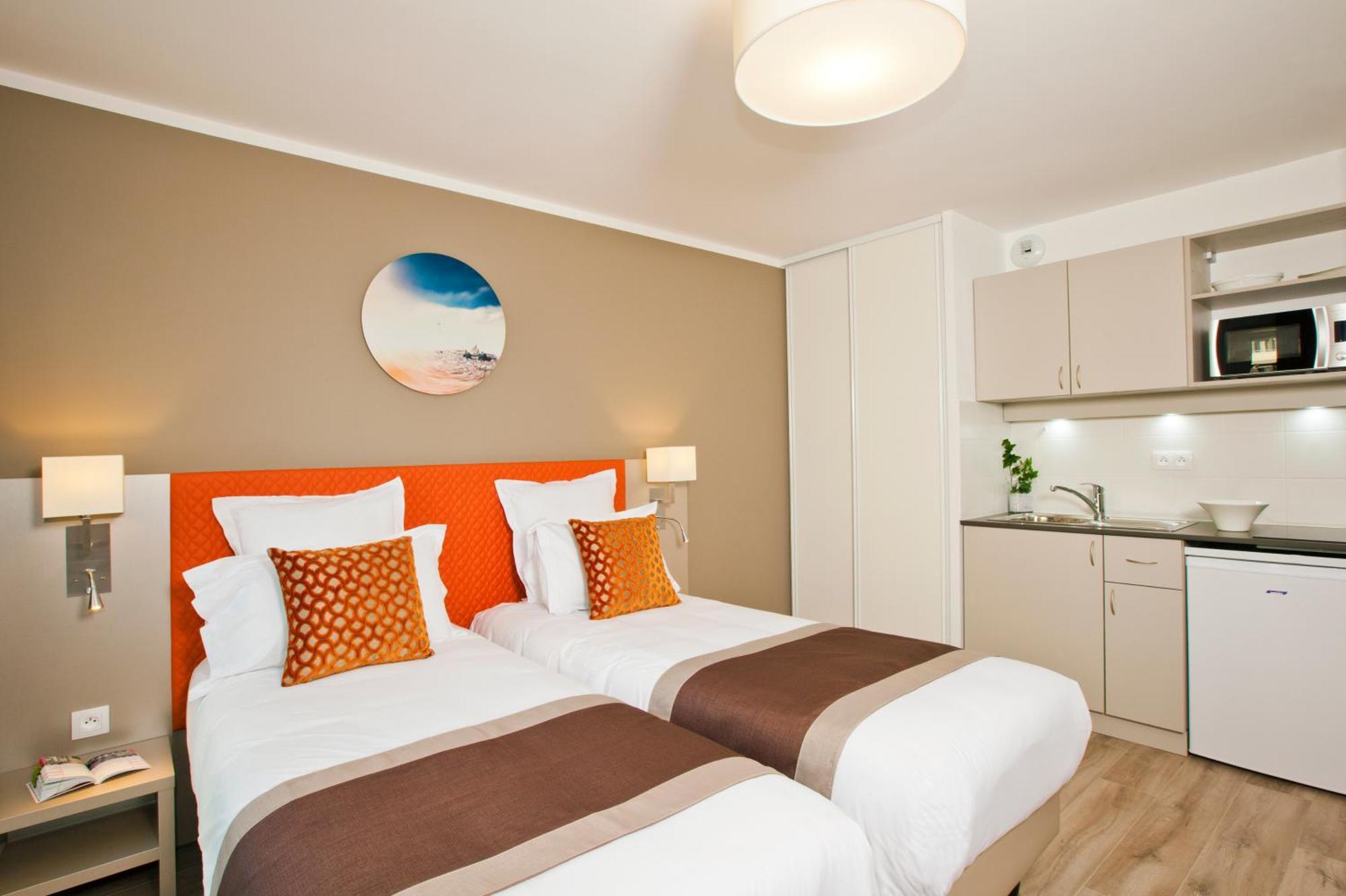 Studio Double Bed or Twin Beds