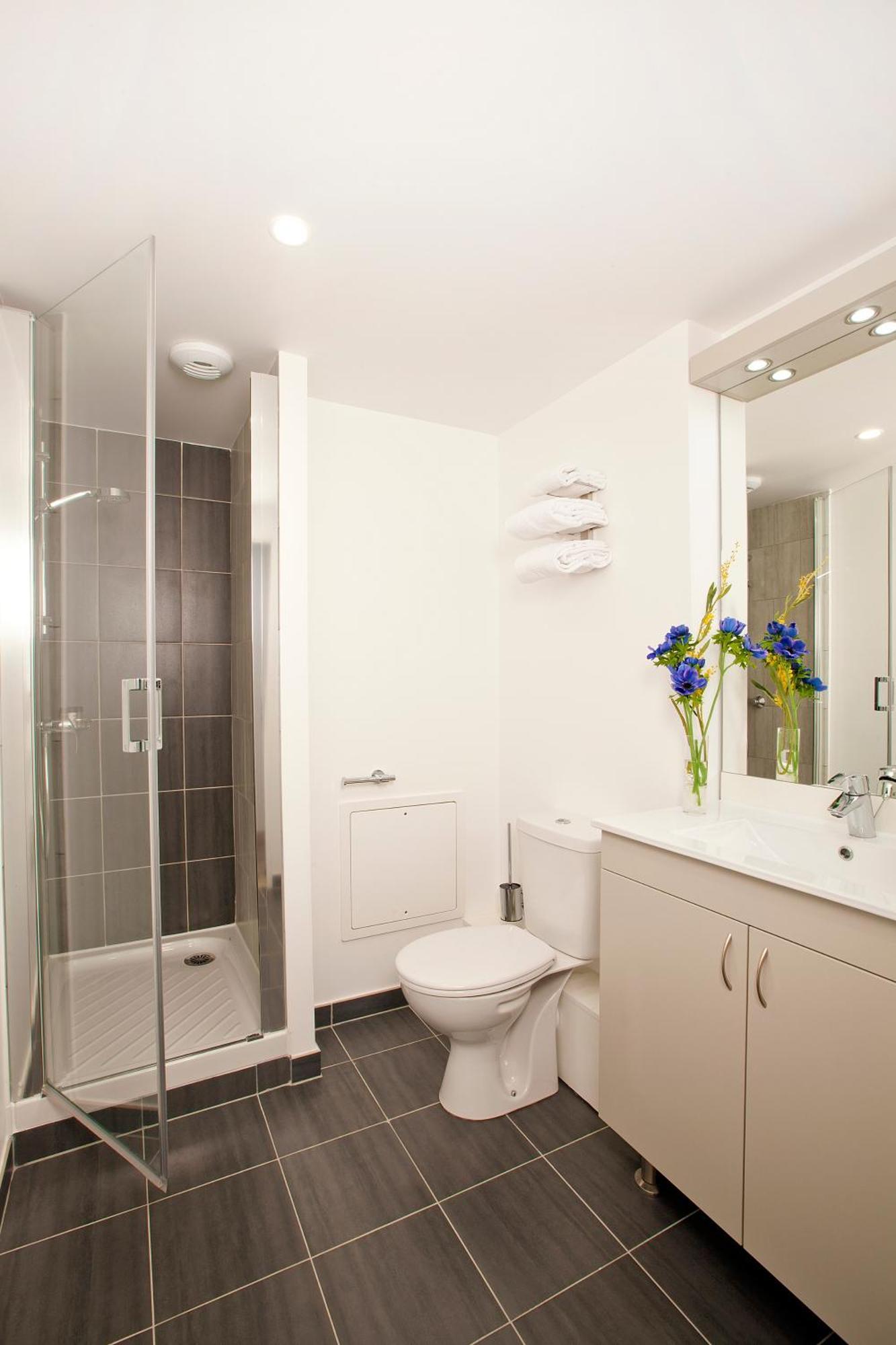 Studio Double Bed or Twin Beds