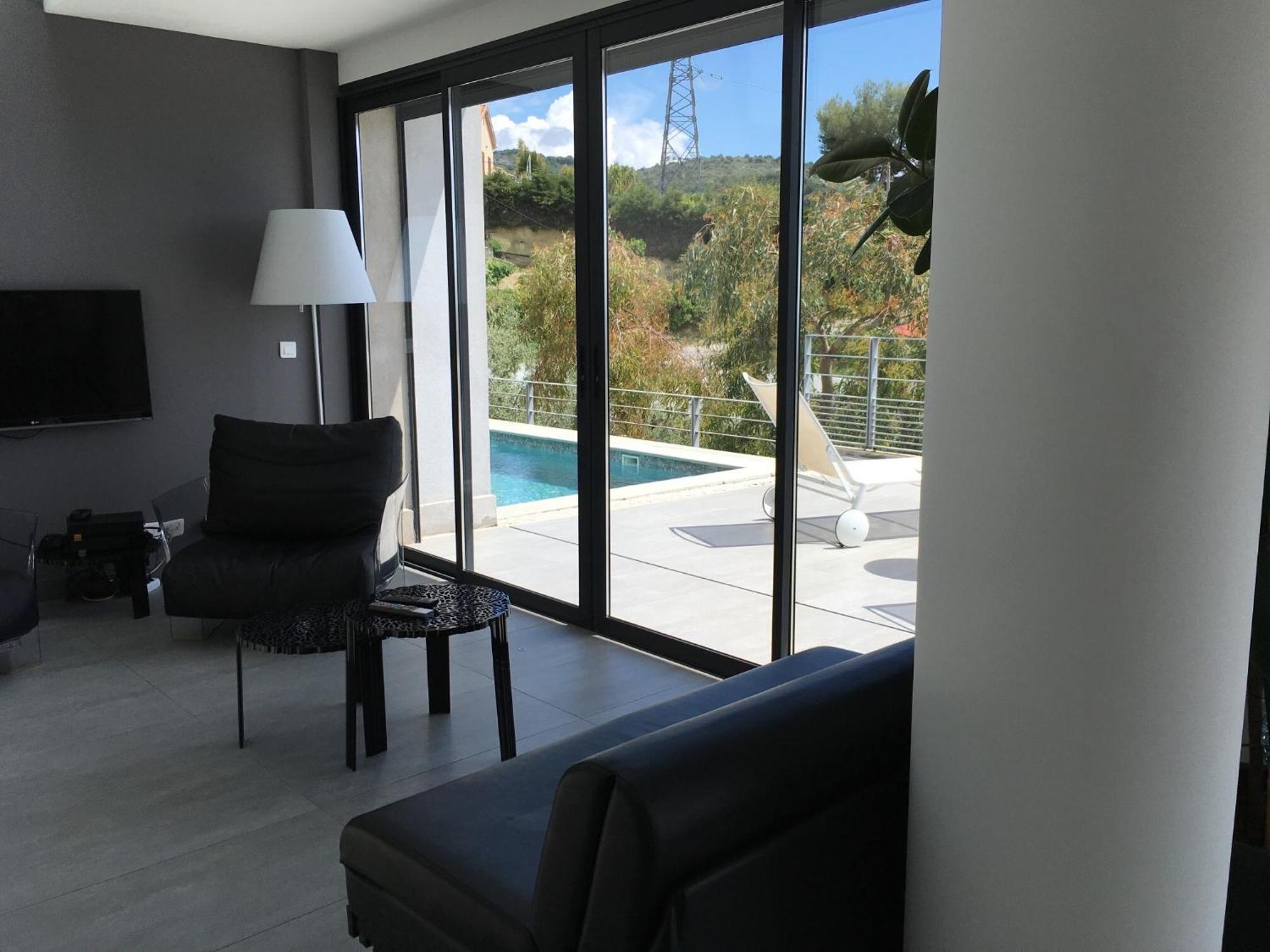 Deluxe Villa Four Bedrooms
