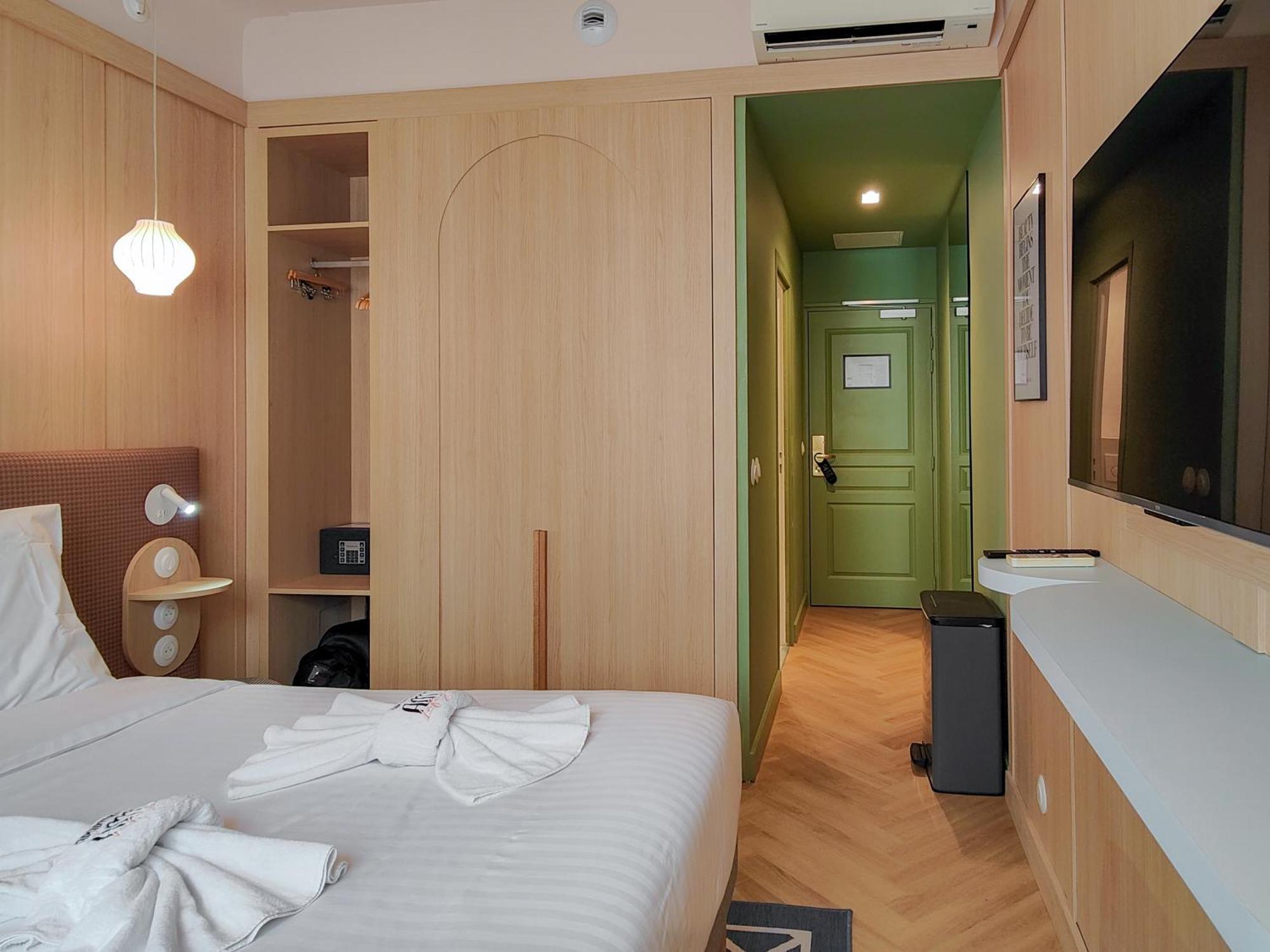 Standard Studio small balcony