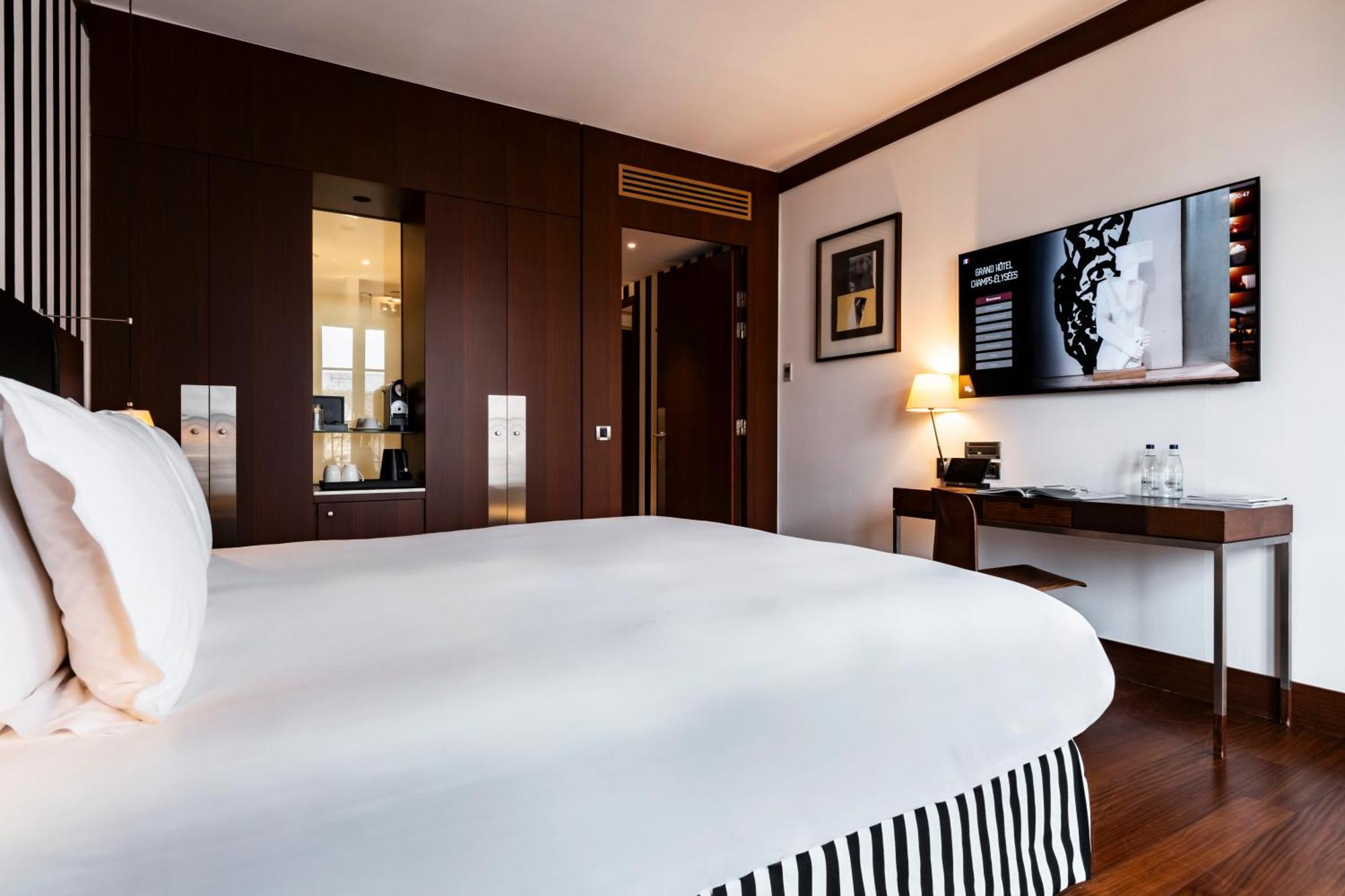 Chambre Prestige Arc De Triomphe