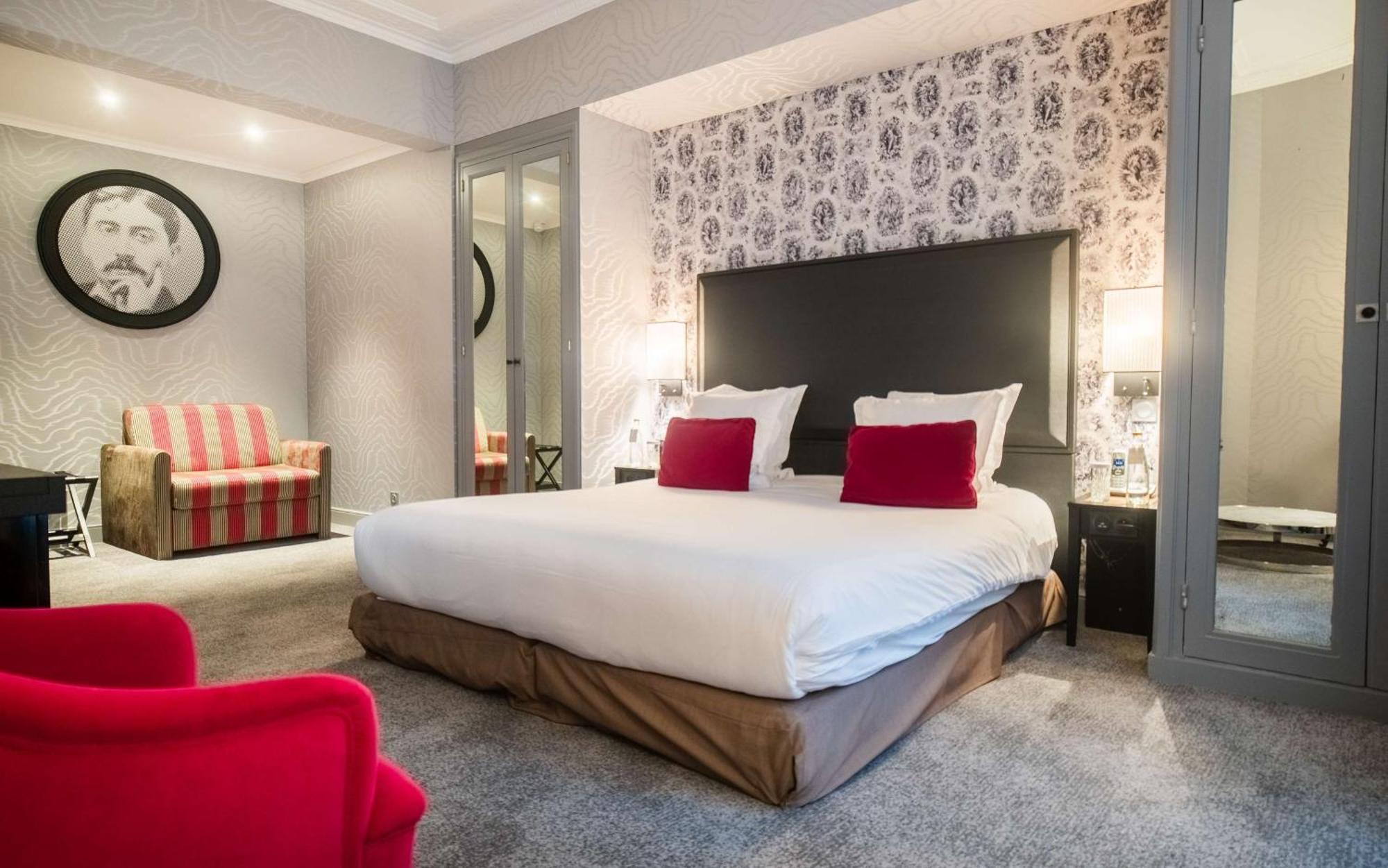 Deluxe King Room Accessible