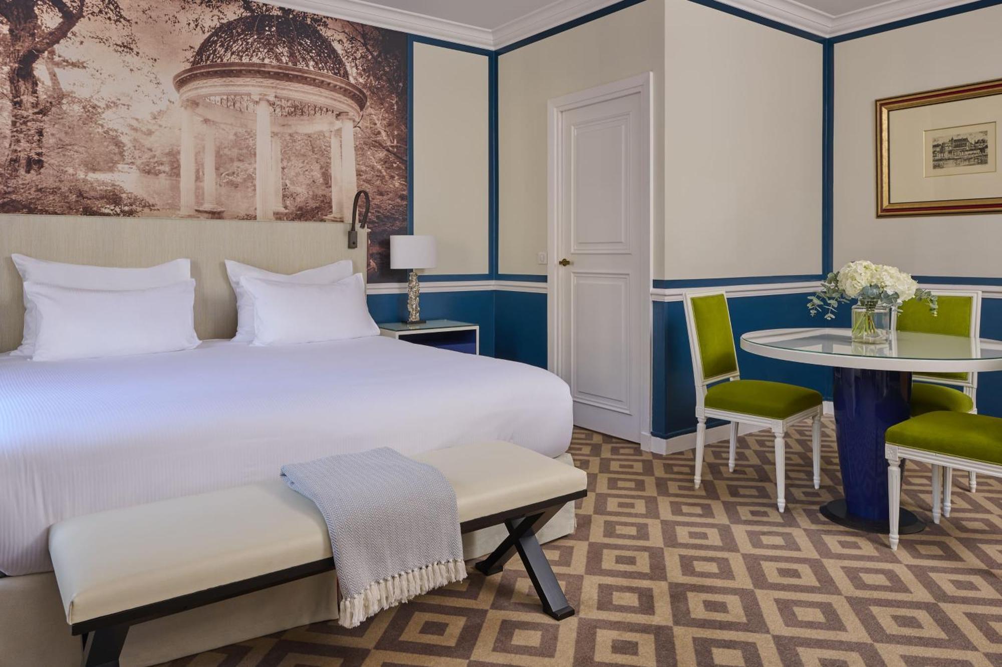 Deluxe King Suite