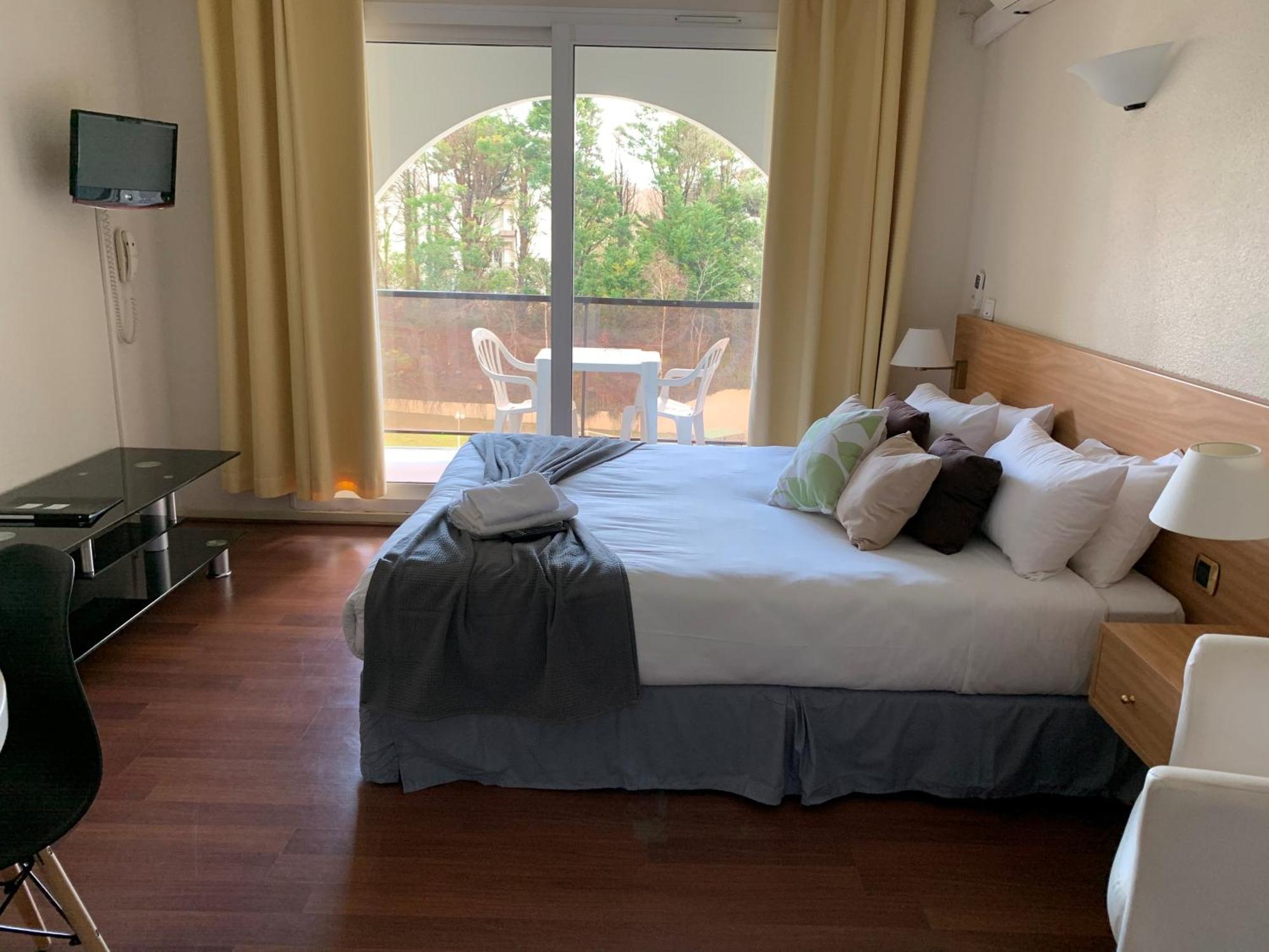 Double Room Pool View