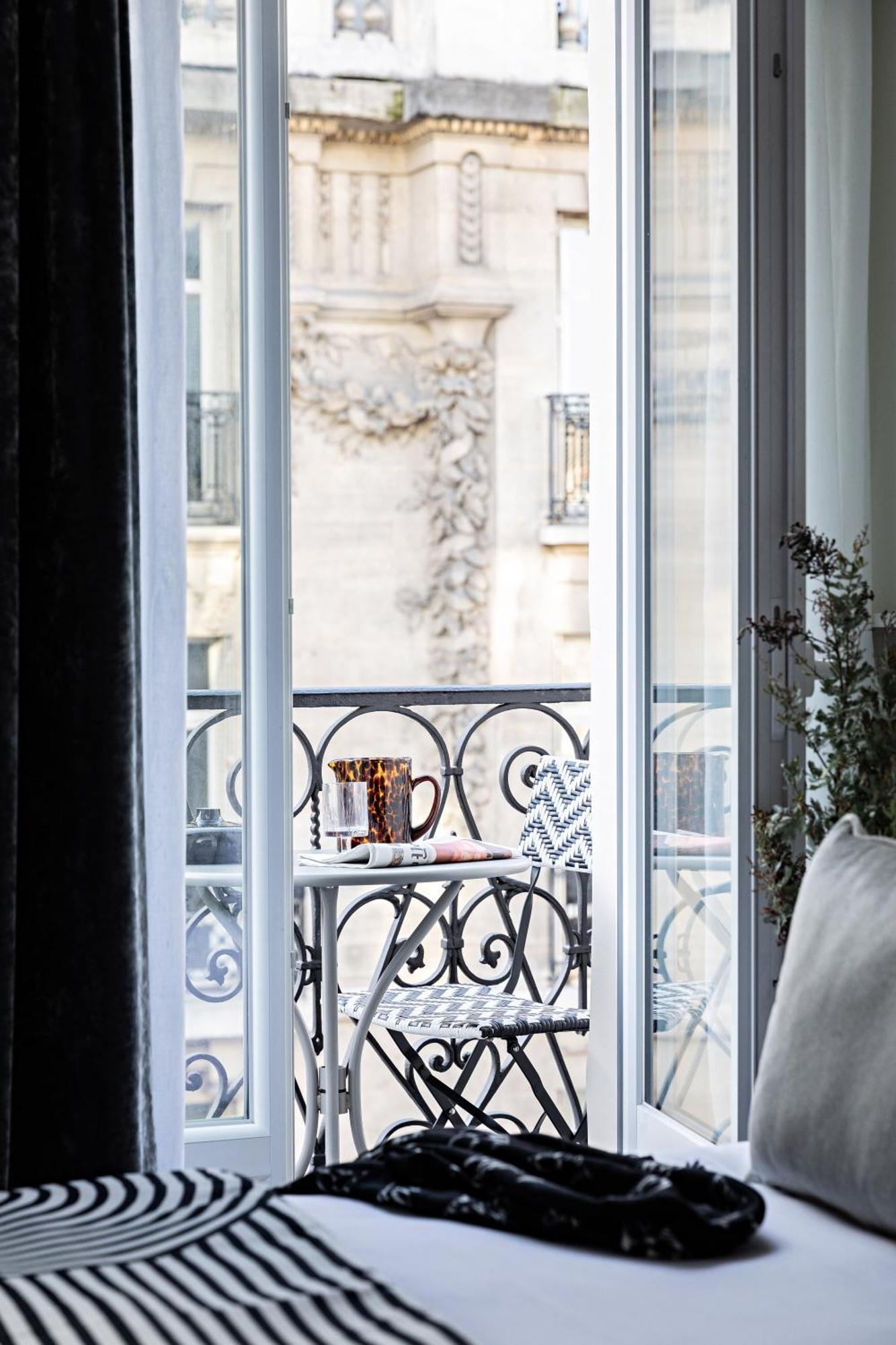 Premium Queen Room Balcony Non-Smoking