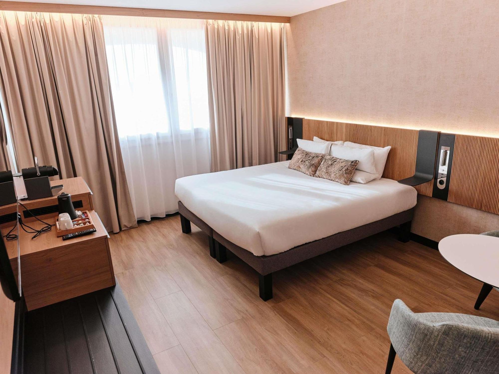 Classic Double Room Mobility Accessible