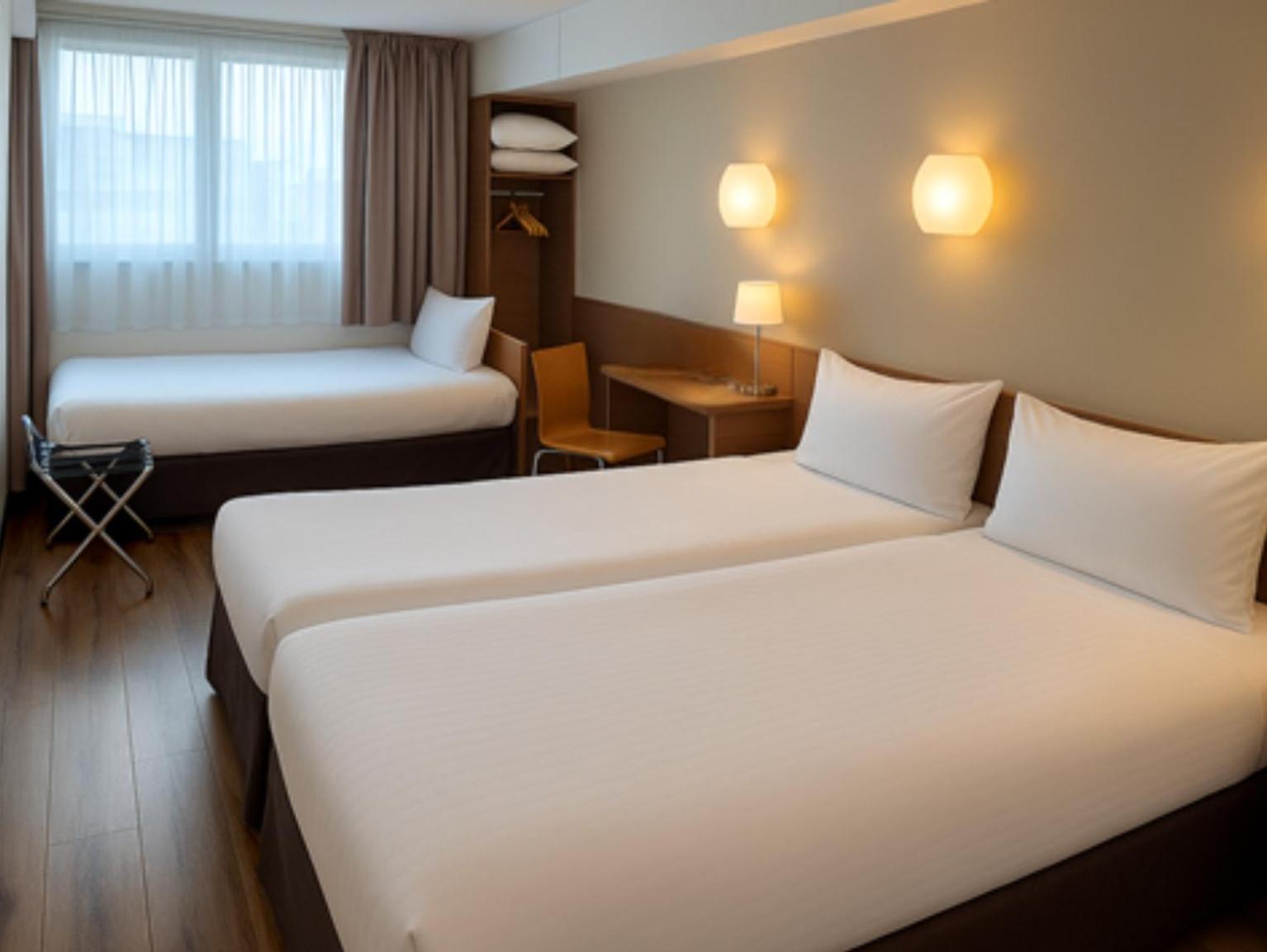 Standard Room 3 Single Beds