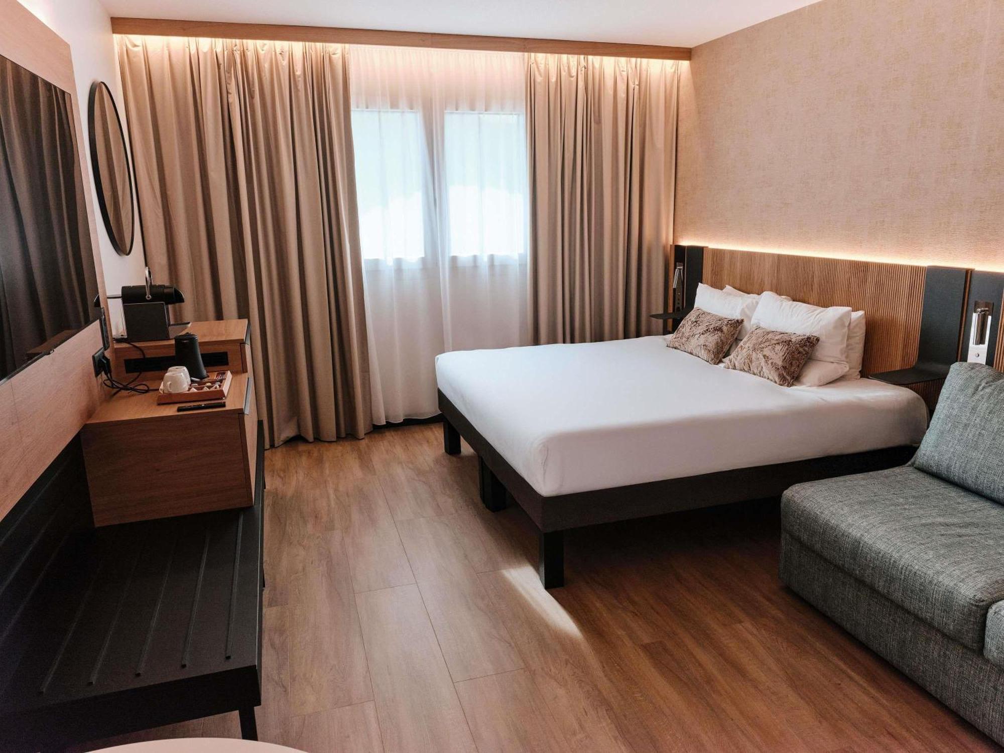 Double Room 1 Double Bed 1 Double Sofa Bed