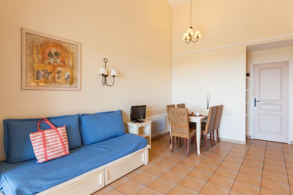 One-Bedroom Apartment Terrace or Balcony Sea view