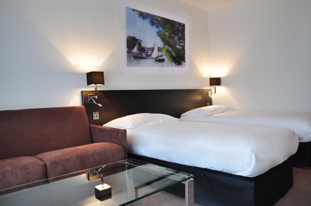 Studio 2 Twin Beds