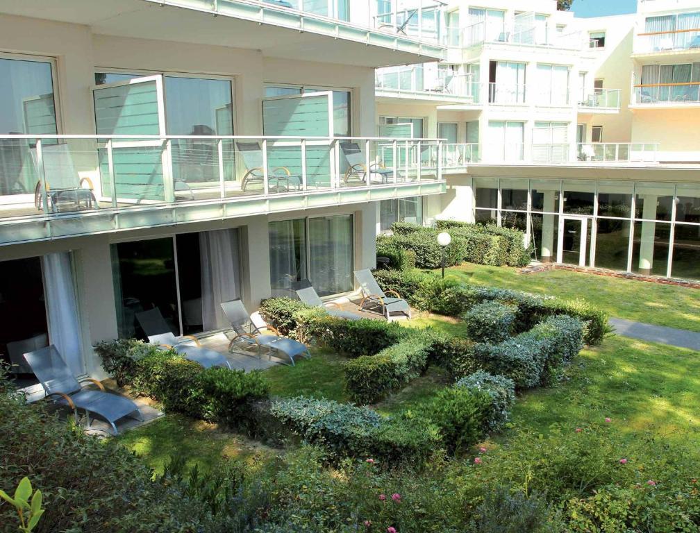 Double or Twin Room Garden View
