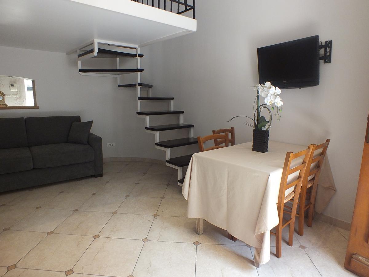 Studio Split Level