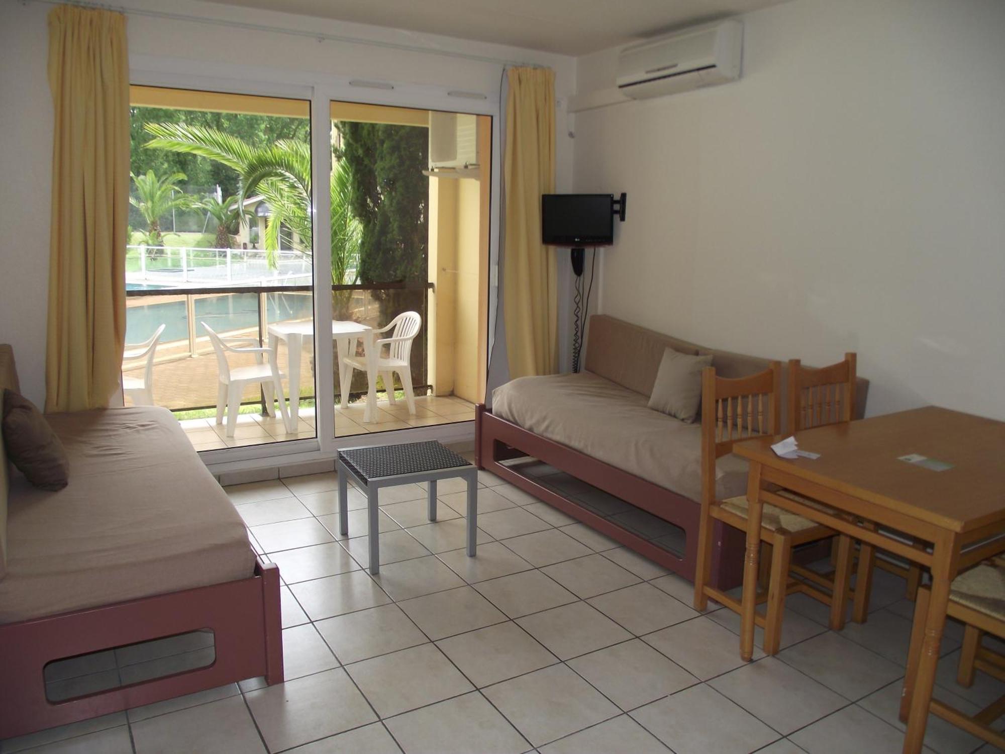 One-Bedroom Apartment without Kitchen