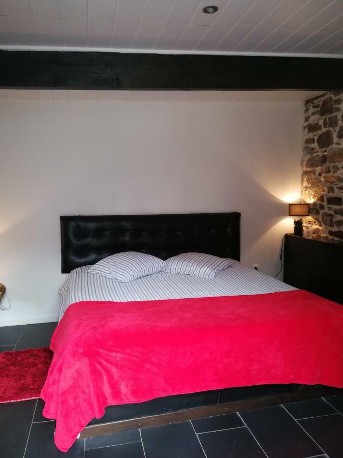 Room King Size bed