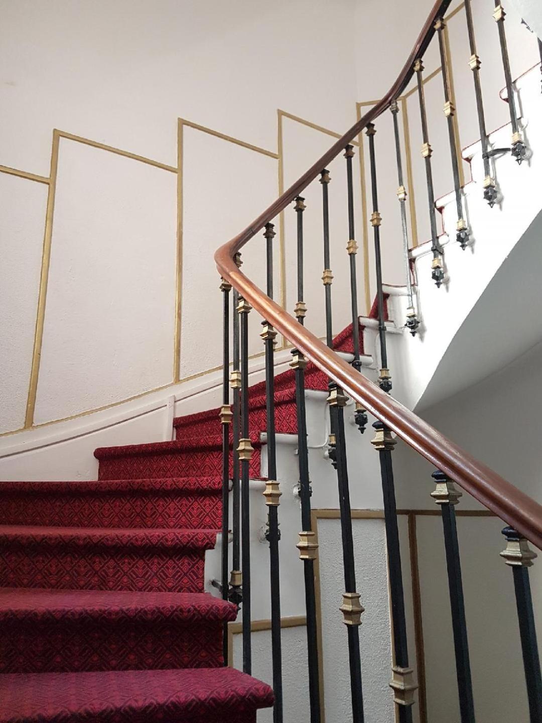 Superior Single Room stairs only
