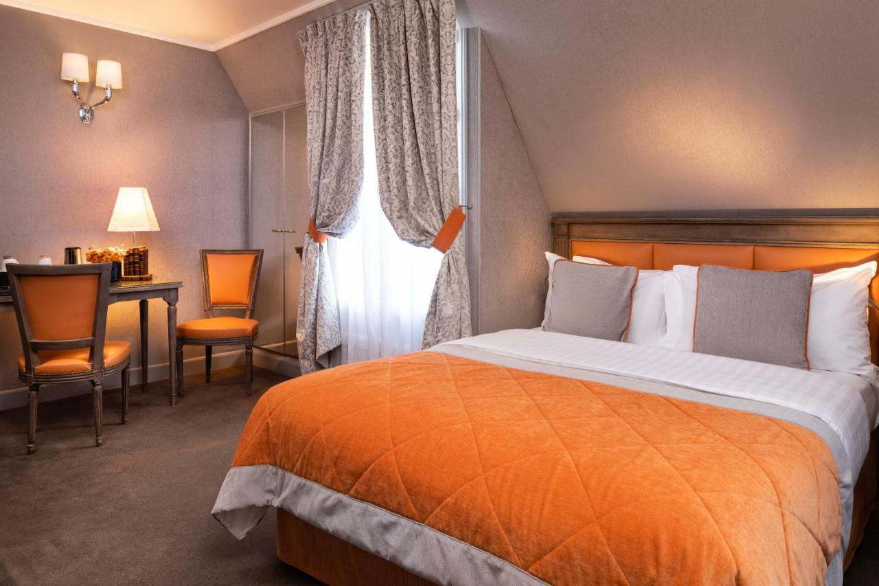 Room Elegance Double or Twin