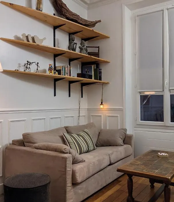 Private Acces To The All Flat. Charming Parisian.-1