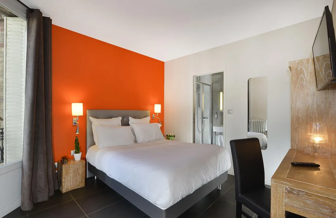 Hotel Douglas-1