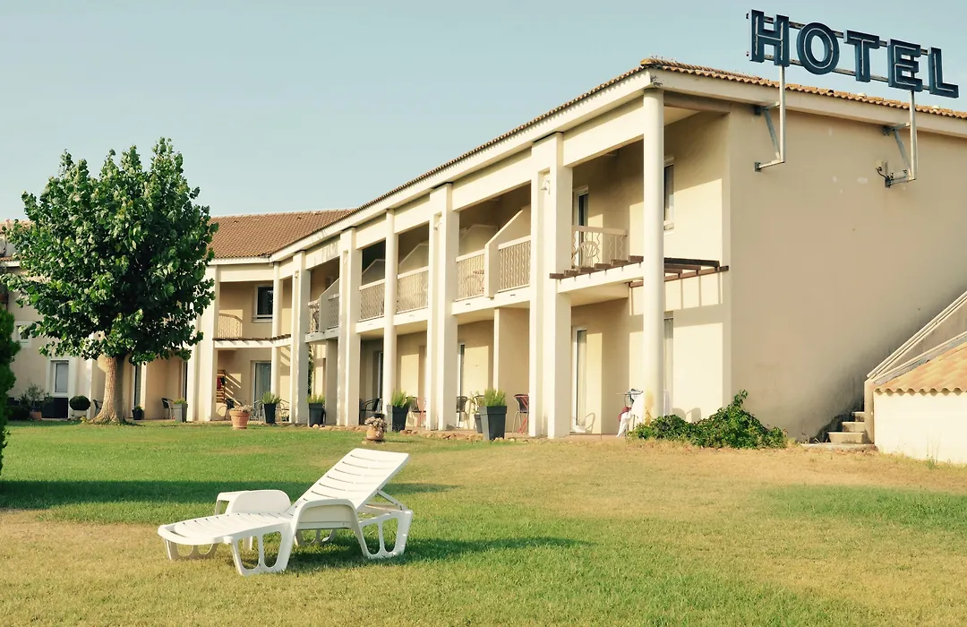 Hotel Le Mas Des Ponts D'Arles-1
