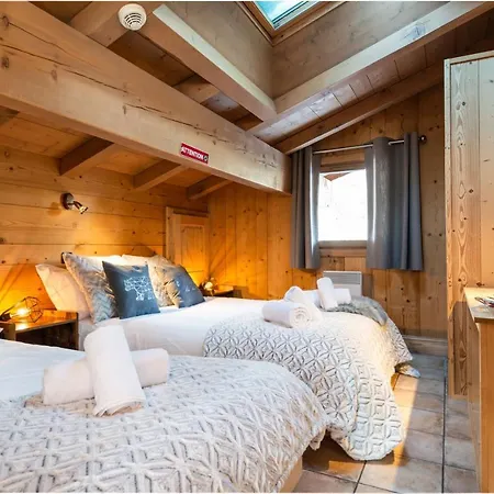 Yeti Lodge Rooms-3