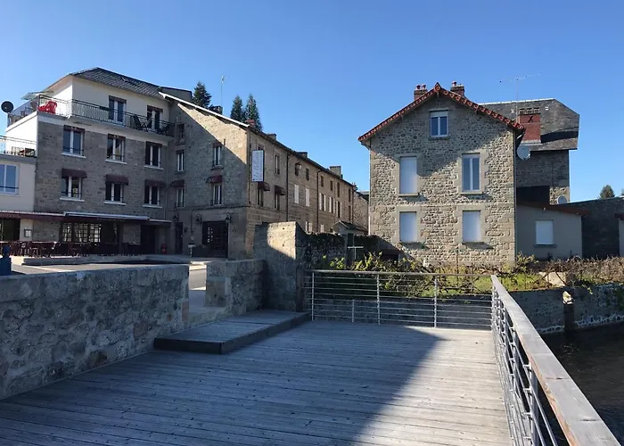 Hotel - Bistro - Bar - Pmu Le Bellerive Peyrat-le-Château