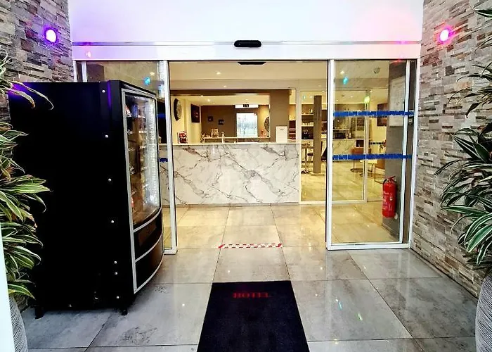 Hotel Les Beaux Soleils Cergy