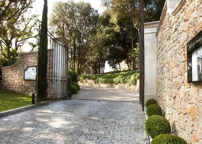Résidence Hôtelière 4 étoiles Les Mas du Grand Vallon Mougins