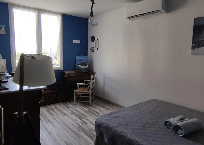 chambres côté plage, aperçu mer, côté plage et aéroport, climatisées et parking gratuit Hyères