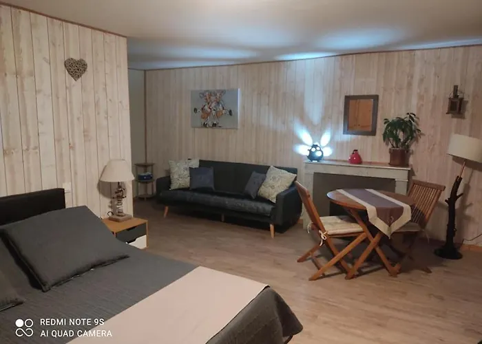 La Pierre Trouee Chambre D'Hotes Châteauneuf-de-Randon