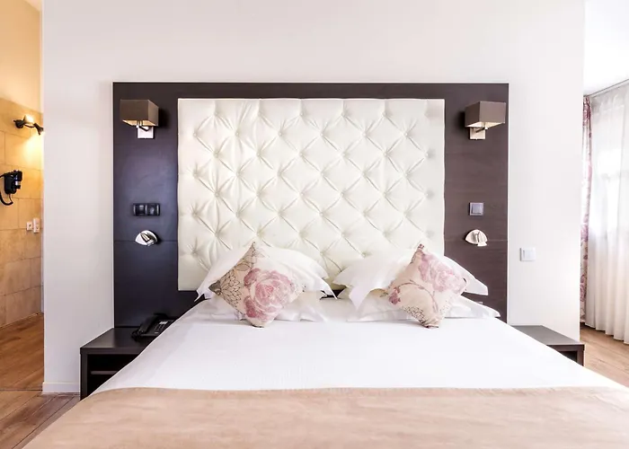 Hotel Marquis De La Baume Nimes