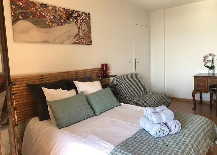 Aux Balcons du Riou avec vue mer 180 degrés Vence