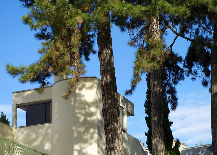 Villa Du Square, Luxury Guest House Paris