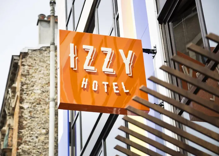 Hotel Izzy Issy-les-Moulineaux