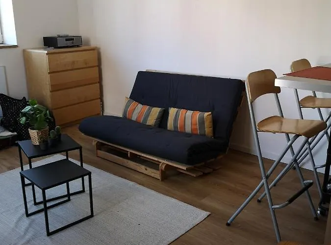 Studio Avec Mezzanine 2/4 Pers A 5 Mn Du Metro Bed and Breakfast Lila