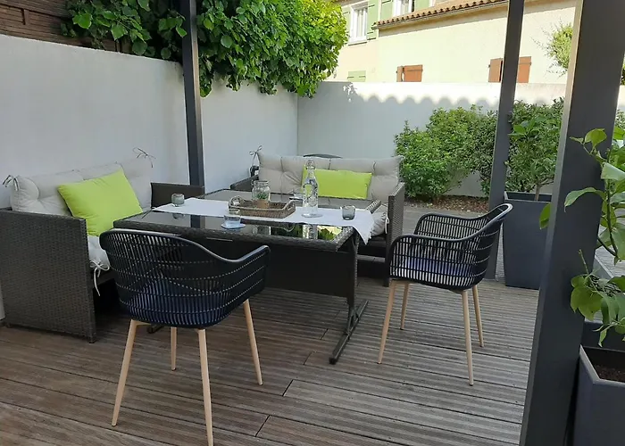 Chambre Double Dans Maison Chaleureuse Et Familiale Carcasona
