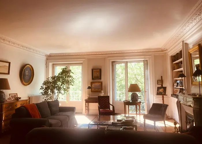 Berges du Rhône/ Chambre avec balcon Lyon