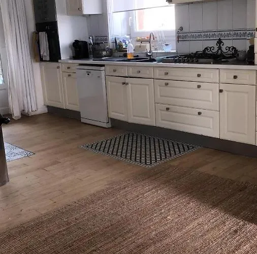 Chambre Vue Mer Dans Maison, Perros-Guirec