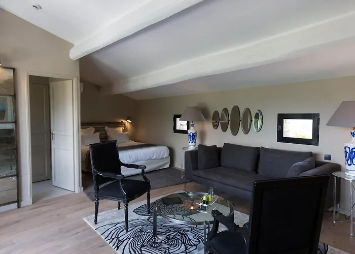 Hoteles en Crillon-le-Brave