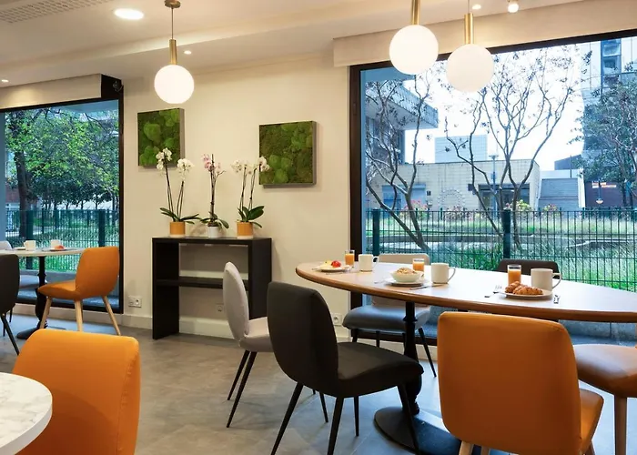 Hôtels à Courbevoie