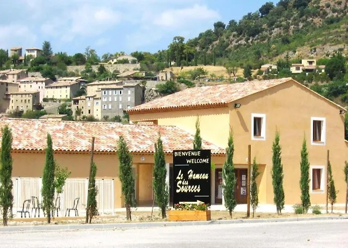 Aparthotel La Tour de Guet à Montbrun-les-Bains