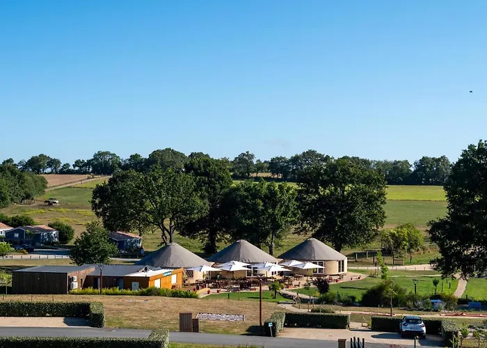 Hotel Domaine Mélusine - à 2minutes du PuyduFou ! à Les Épesses