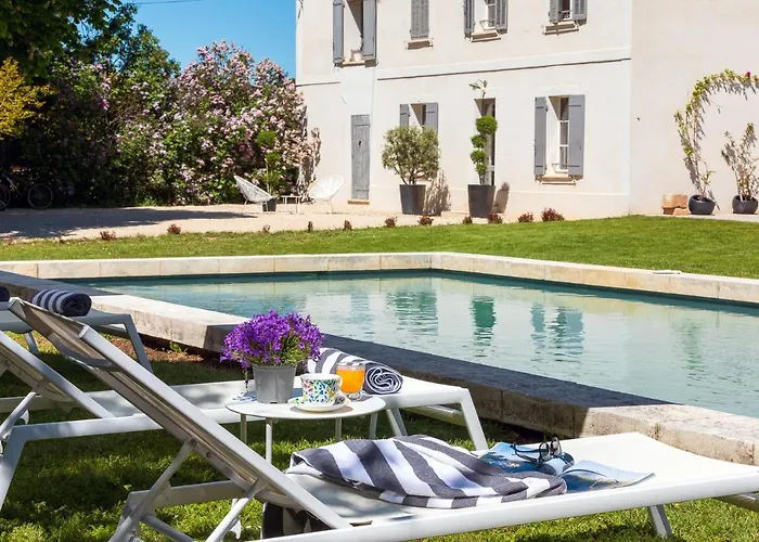 Les Chambres Romantiques - Jacuzzi Privatif, Domaine Aixois D'Exception Aix-en-Provence
