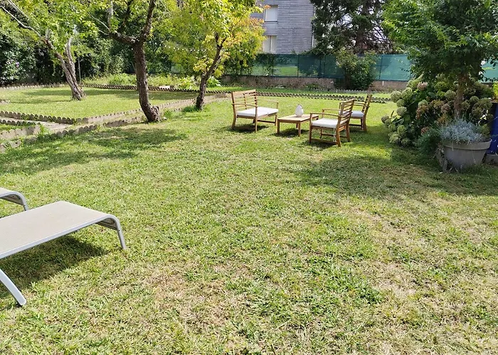 Emplacement Nu Sur Bayonne Pour Tentes Dans Jardin Clos Et Prive