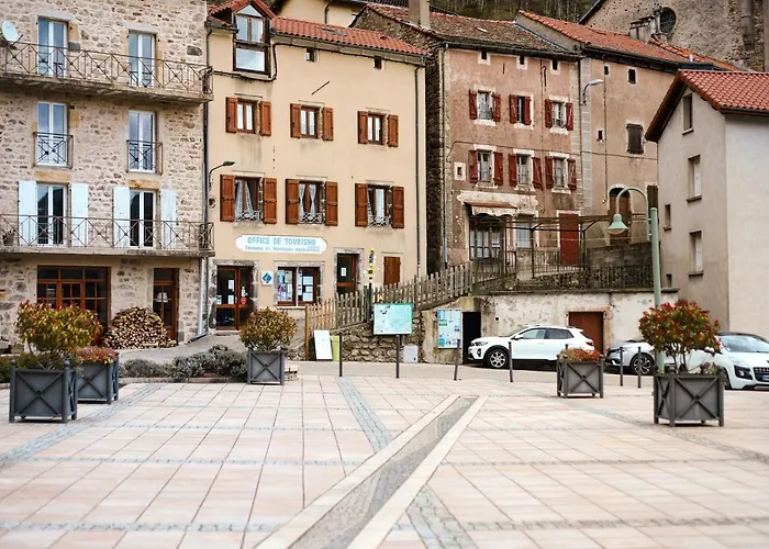Hôtels à Saint-Laurent-les-Bains
