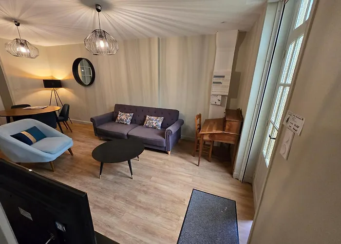 Au Loup Historic Apartments Bayeux