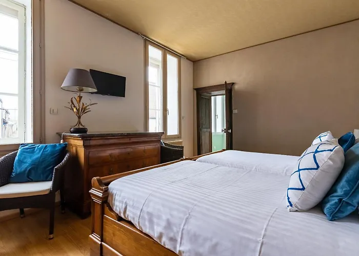 Arnay-le-Duc Hotels