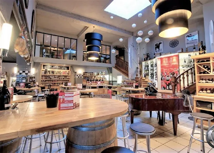 Charmant T2, Hypercentre, Calme, Terrasse, Parking Bagnères-de-Luchon acceptant les animaux