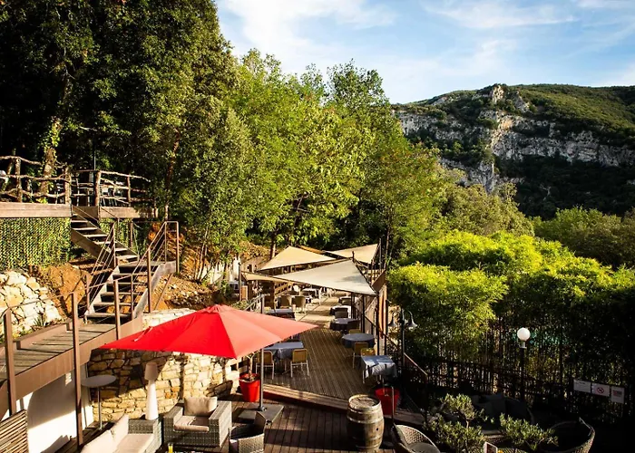 Hotels in Vallon-Pont-dʼArc