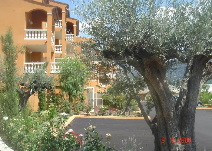 Appart Hotel Lou Castelet Carros