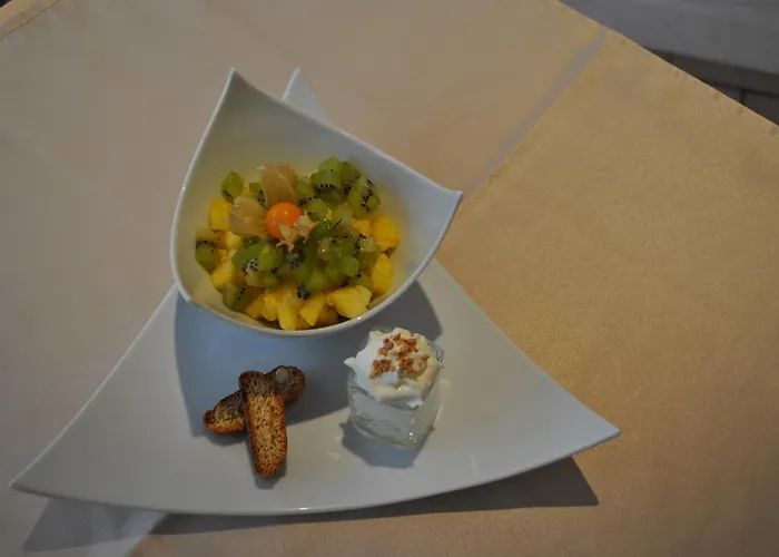 Hôtel Restaurant Le Provençal Le Grau-du-Roi